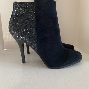 Mossimo Zipper high boot Heels Glitter Back size 8.5